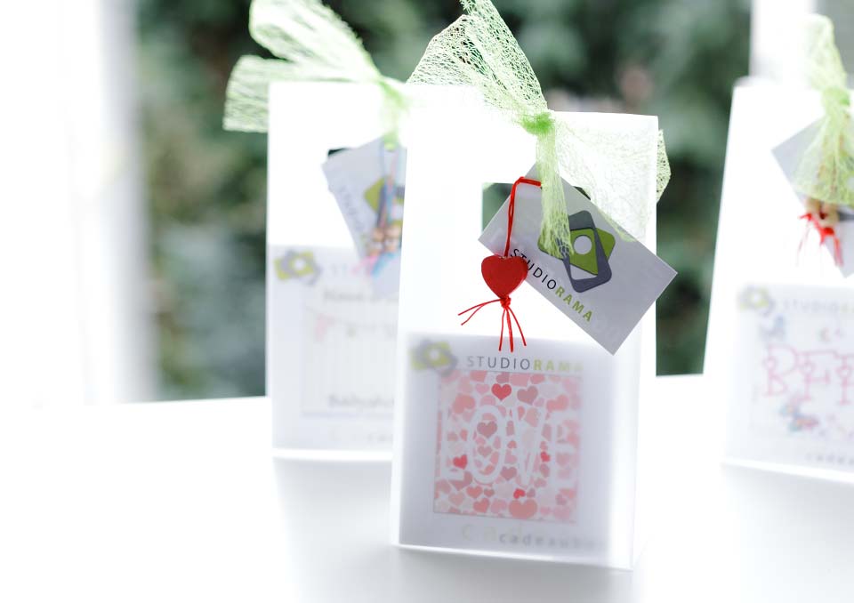 Gepersonaliseerde cadeaubon voor familieportret bij Studiorama in Gouda